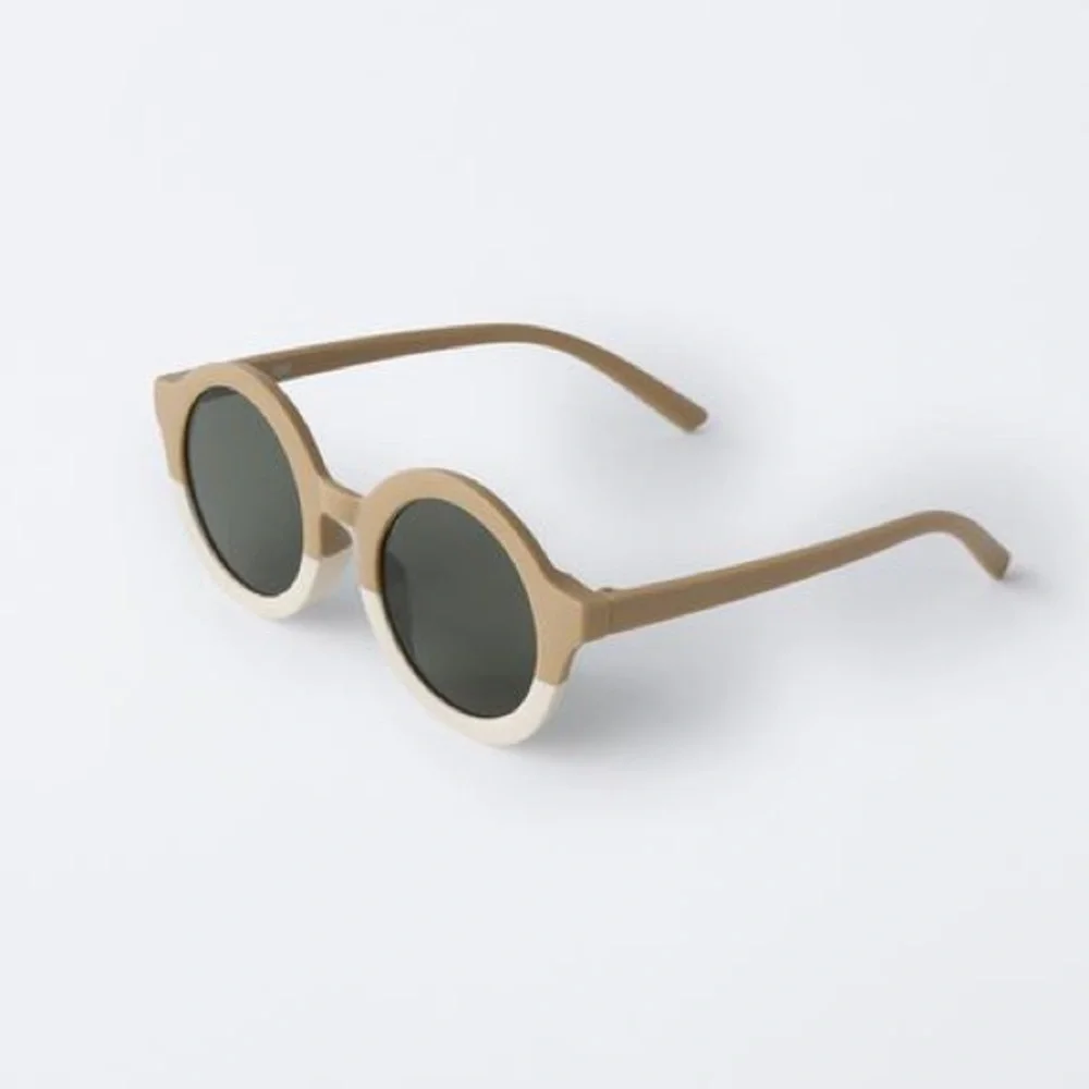NWT. Zara Kids Ecru/Beige Round Sunglasses with a Resin Frame. Size 10 -14.